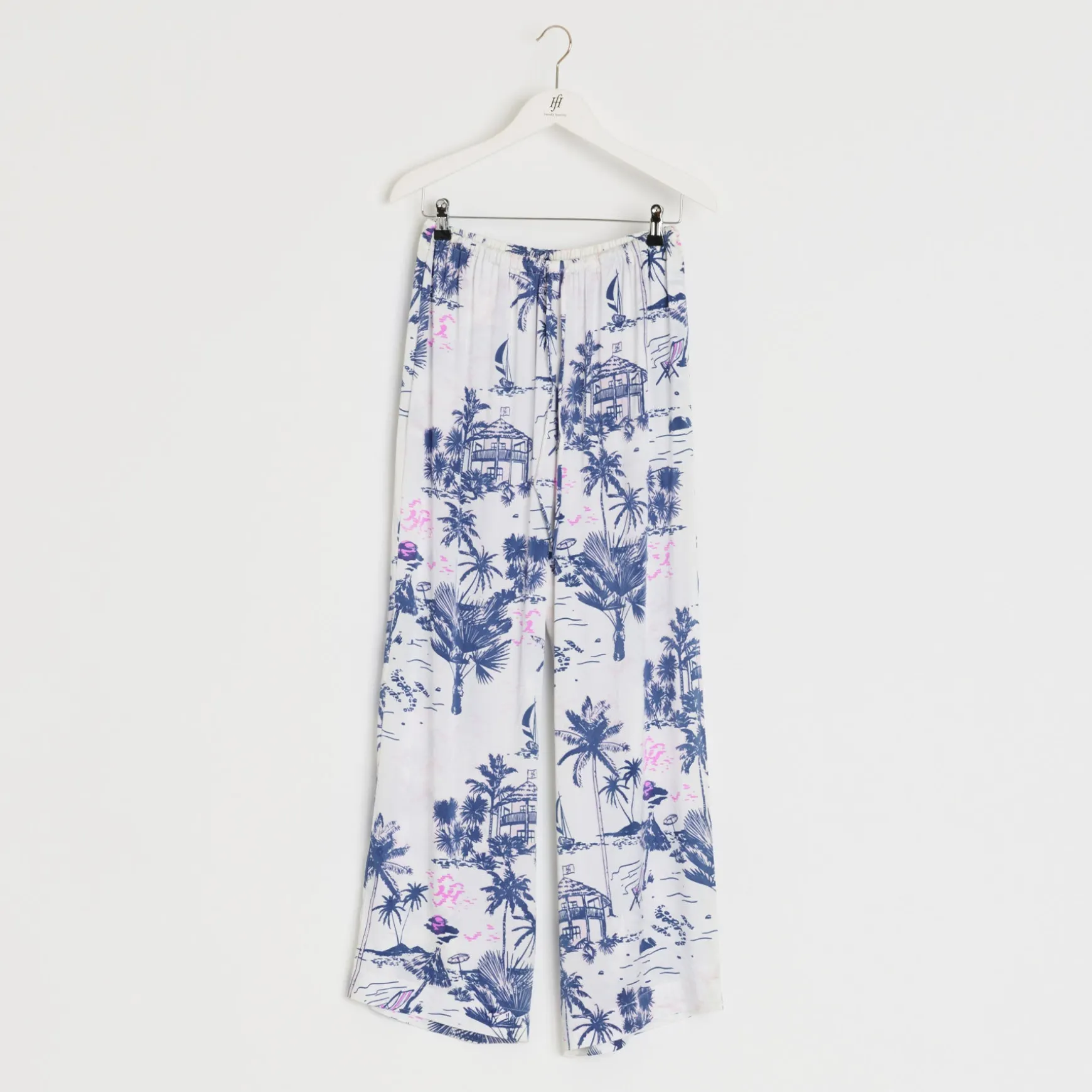 Pants Kutai Beach Club